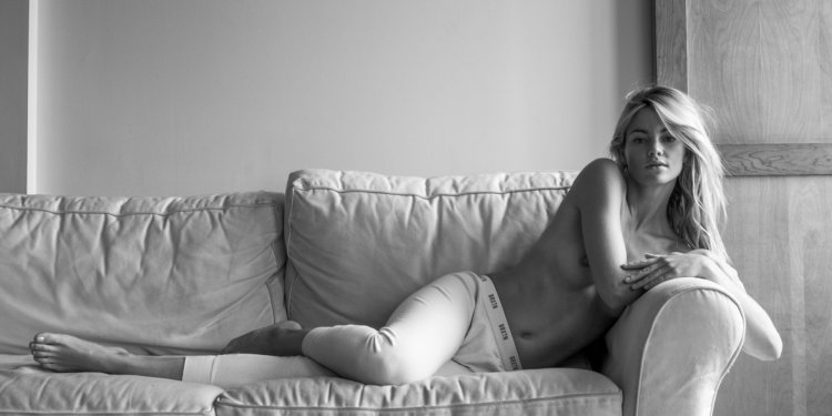 Naked blondes in bed