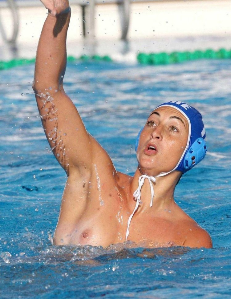 In the gym with hairy pussy