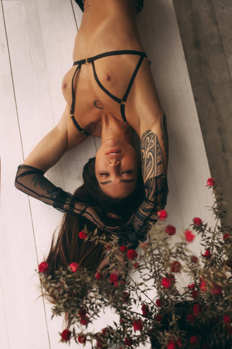 Naked lies with 1 million