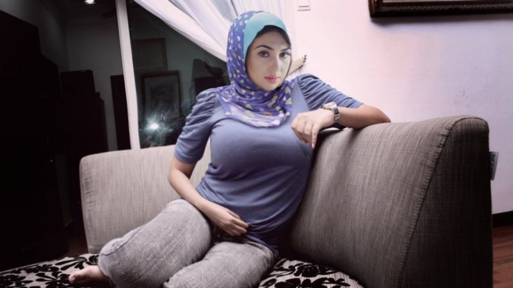 Thong under the hijab