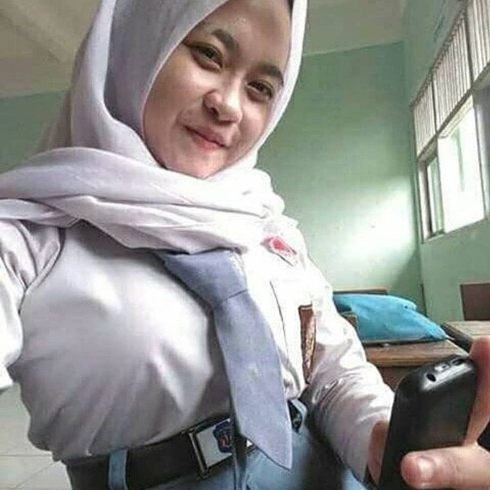 Beautiful girls butt in a hijab