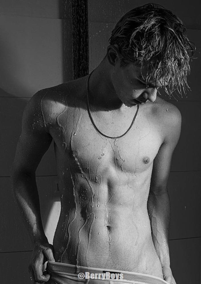 Beautiful naked men aesthetics