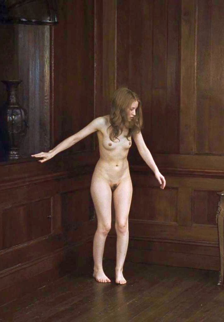 Actress Emily Browning Naked