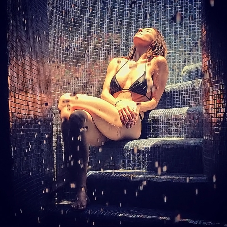 Whitney Cummingy New Photos