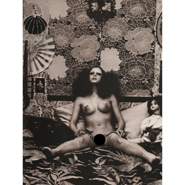 Spermula 1976, Eve Ionesko Naked