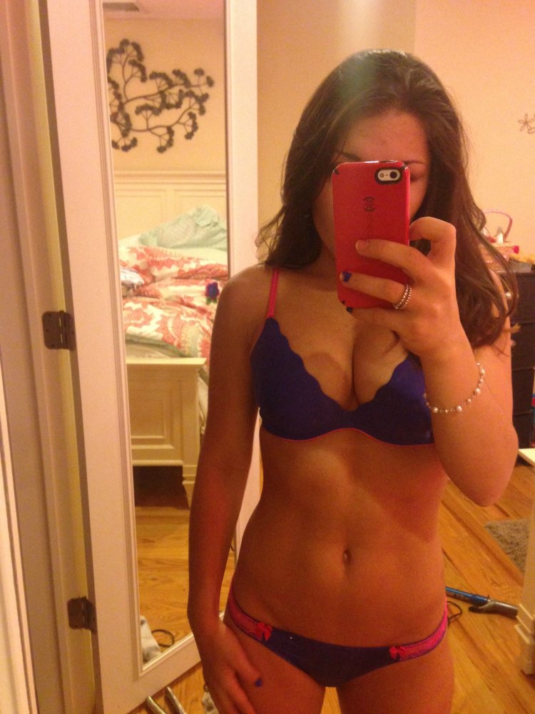 Selfshot naked small chest