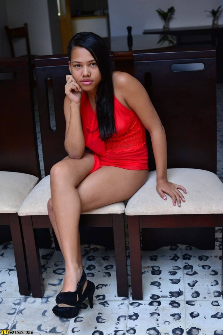 Naked Silver Model Alice