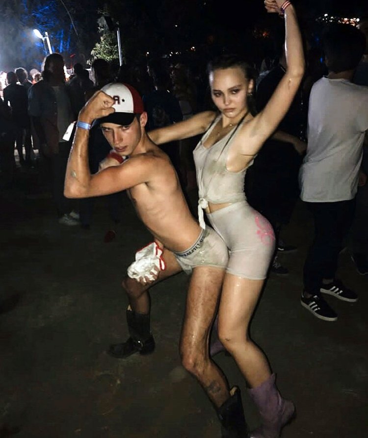 Lily-Rout Depp Naked