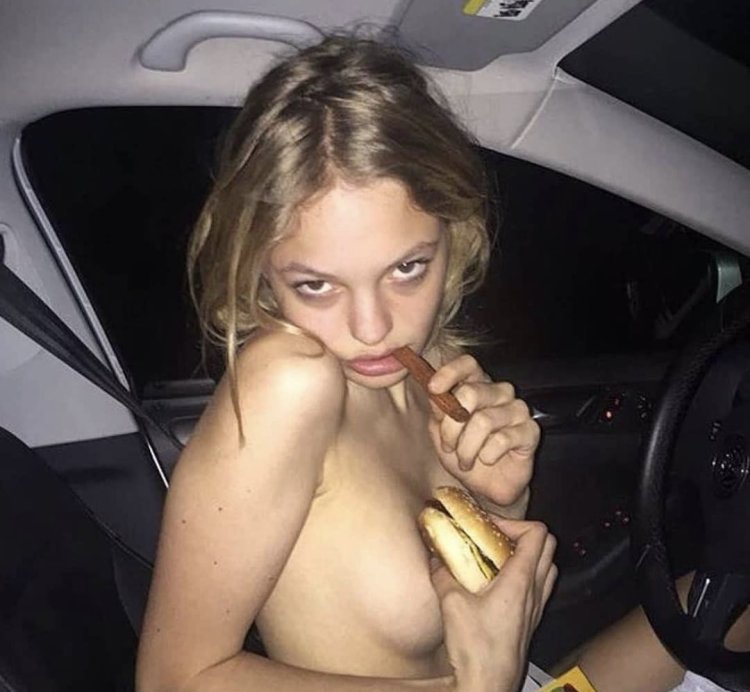 Lily-Rose Melodi Depp Naked