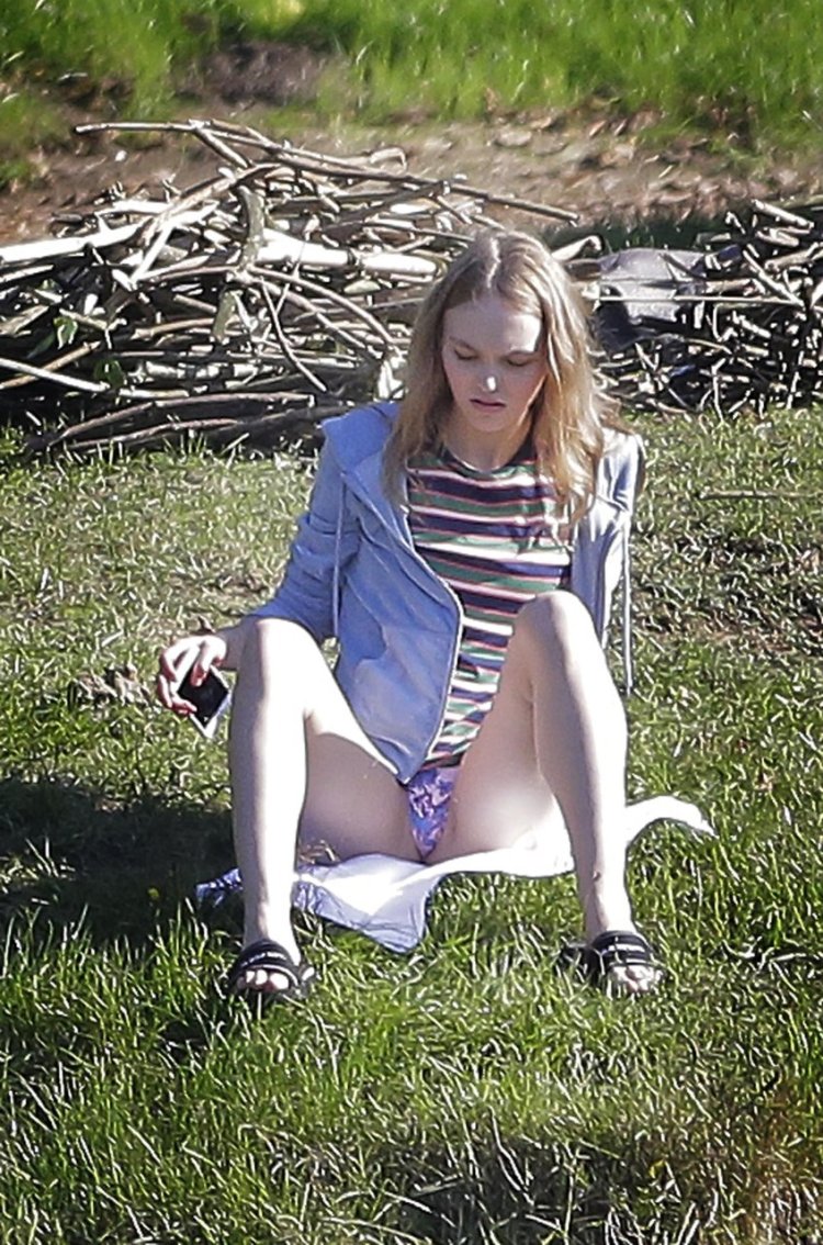 Lily-Rose Melodi Depp Naked