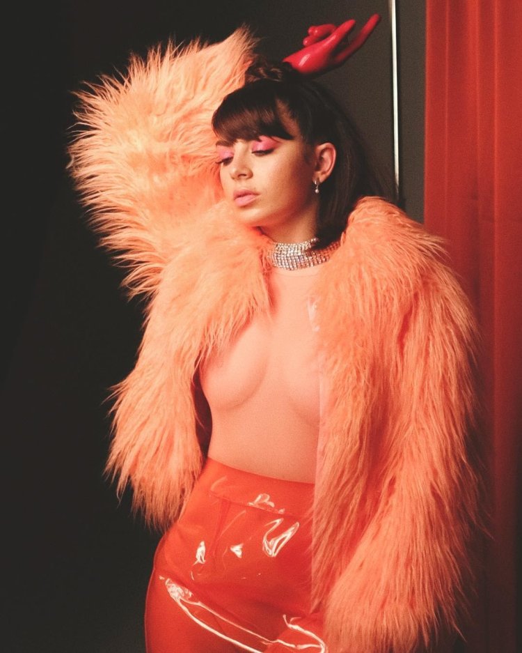 Naked Charlie Damelio Fake