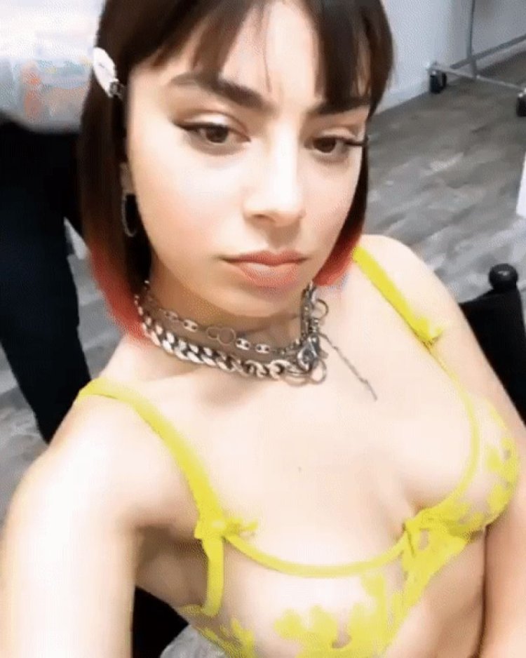 Charlie XCX Hot