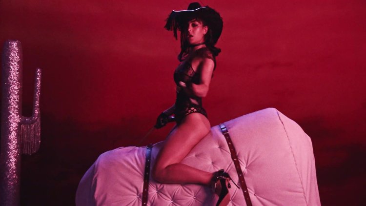 Charlie ex-ss-ex in a short skirt