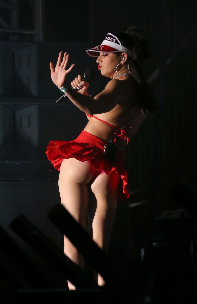 Charli XCX Hot FAPPENing