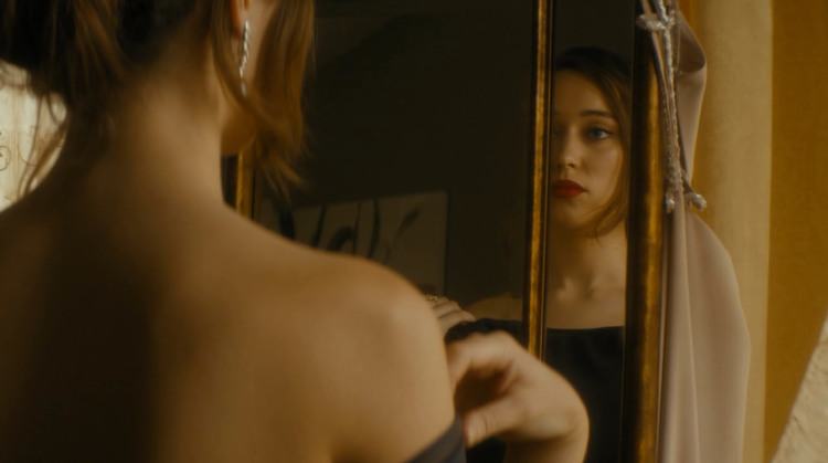 Alicia Debem-Keri is naked