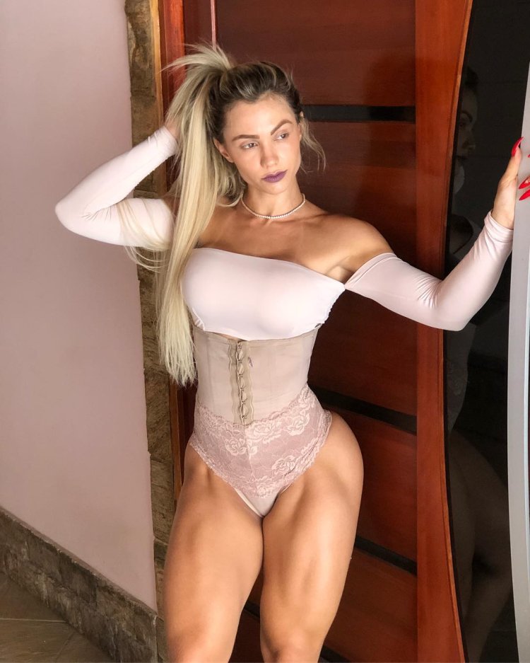 Fitness model Vivian Winkler Naked