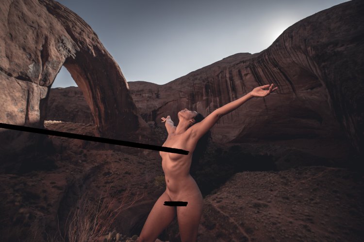 Kelly Goes Wild in the Desert and Gets Naked
