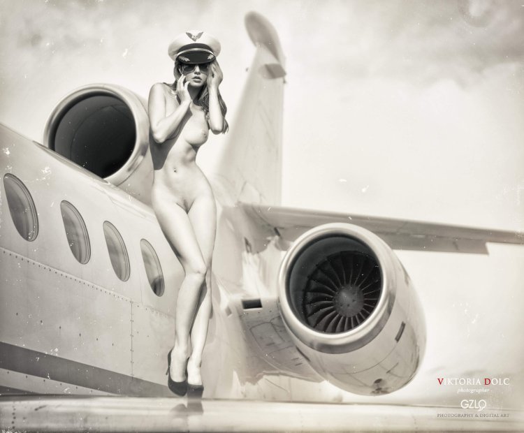 Girls nude jet aircraft