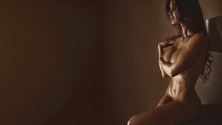 Katelin Runct is absolutely naked