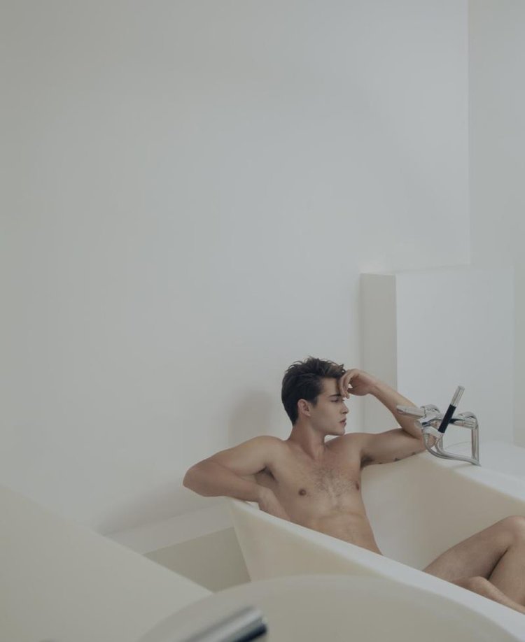 Francisco Lachovsky is naked