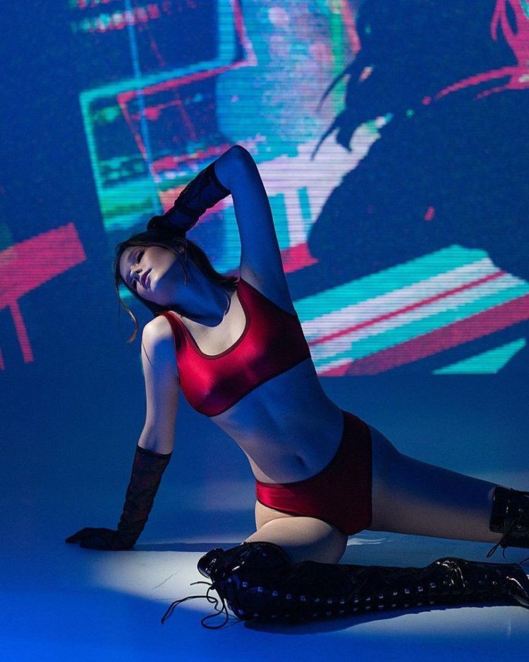 Blonde Naked Erica Herceg