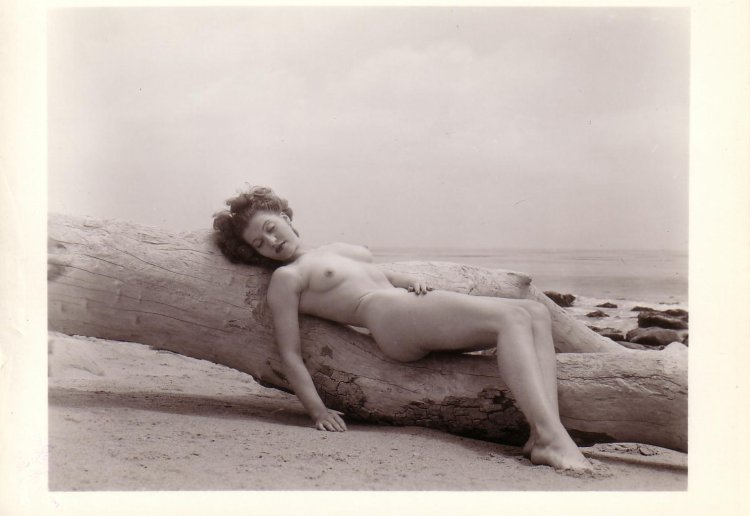 Lies naked beach retro