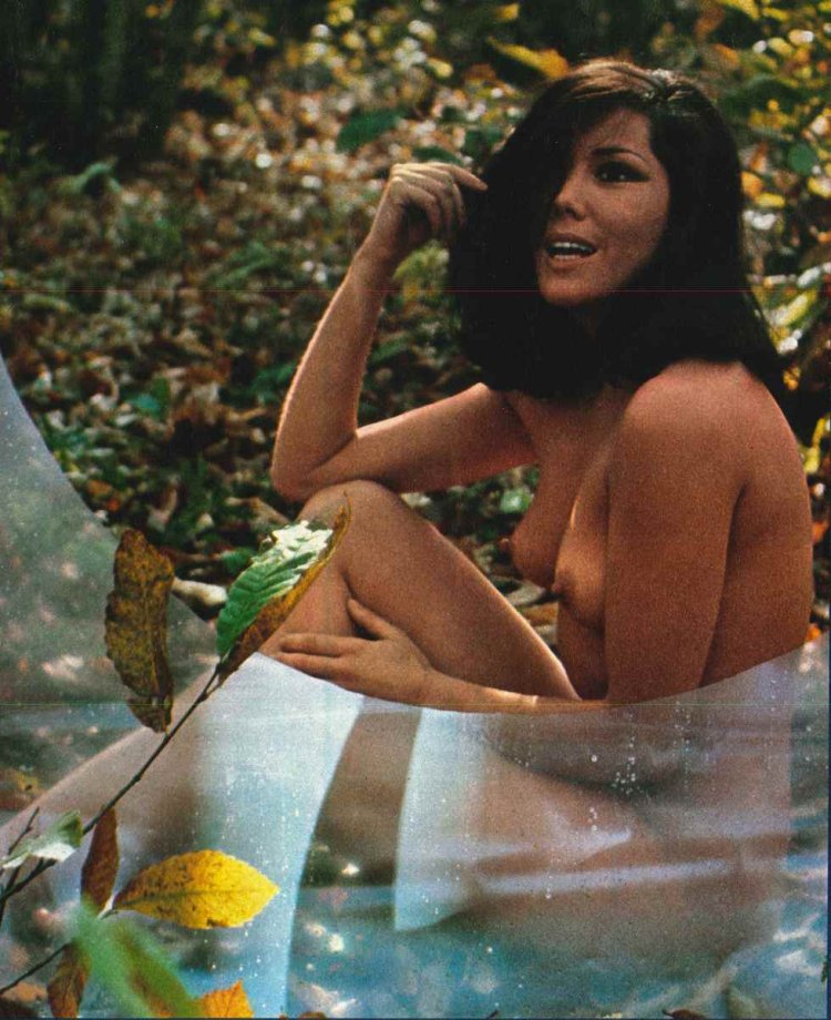 Maria Grace's back naked