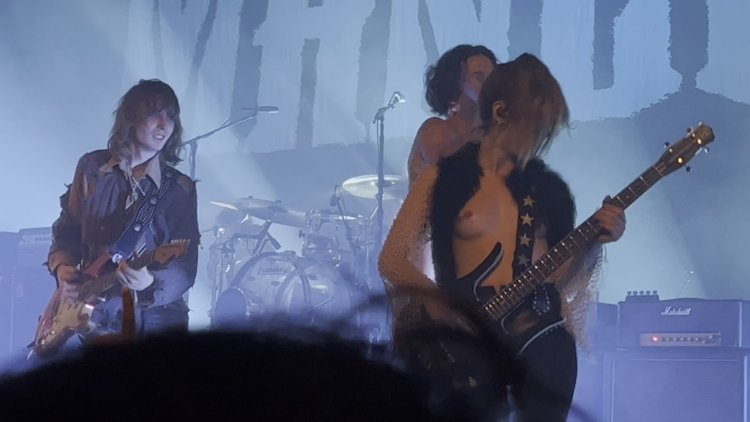 Victoria de Angelis naked