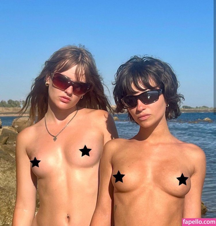 Victoria de Angelis Nude