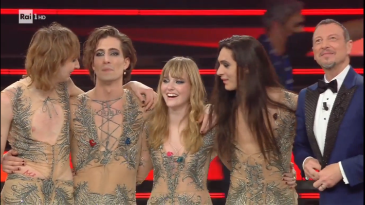 Victoria de Angelis and Chile