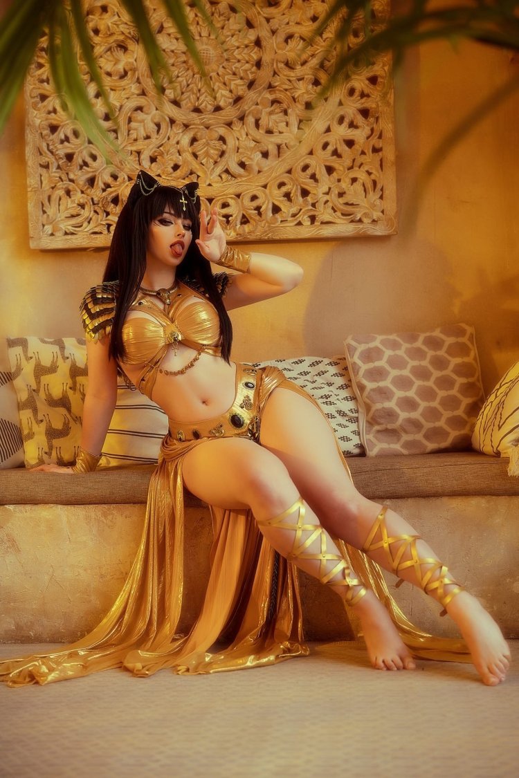 The goddess Selena Cosplay