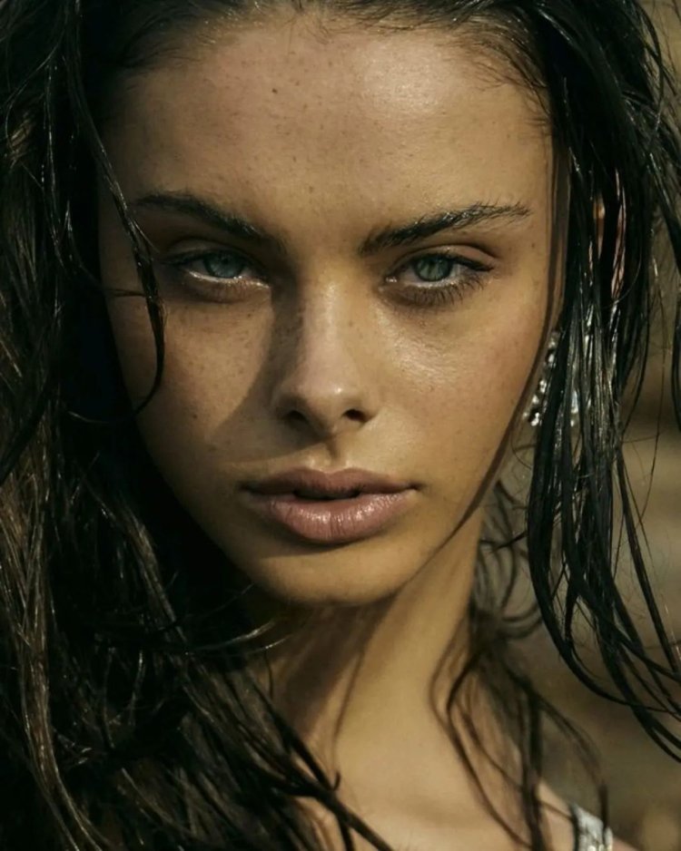 Meika Woollard 2021