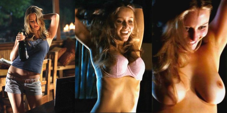 Julianna Guill undressed