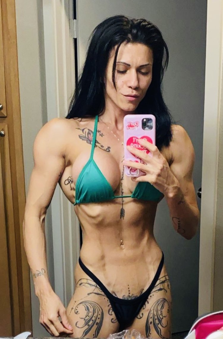 Lucia malavaze naked