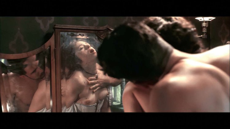 Naked photos of Vali carnival