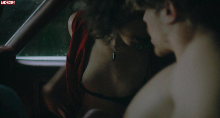 Celebrity Aurora Perrineau Romantic Sex in a Car