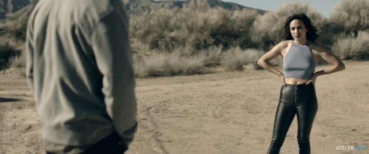 Aurora Perrino to meet the darkness