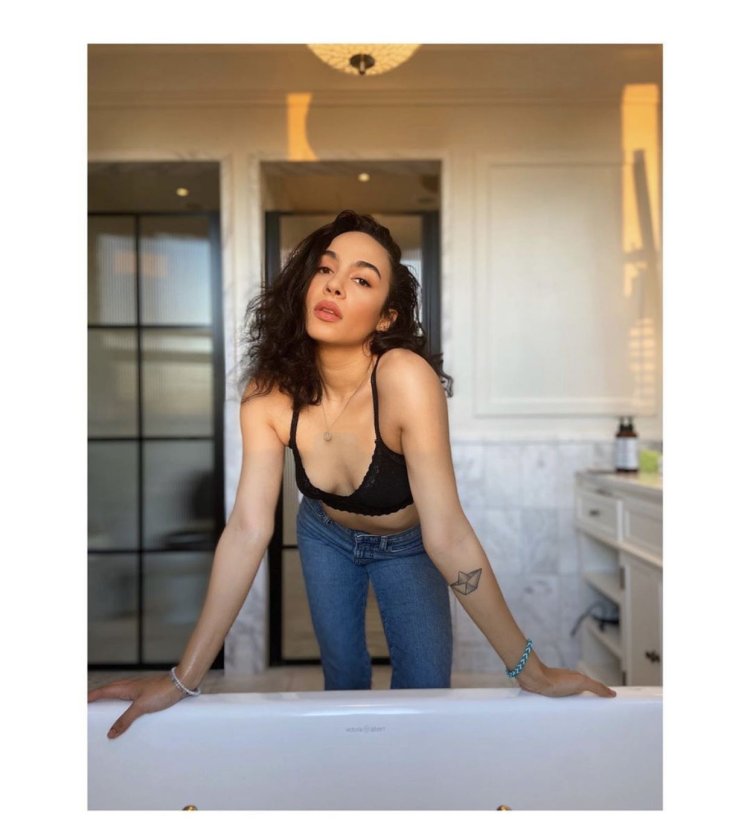 Robinson K.S. "Aurora"