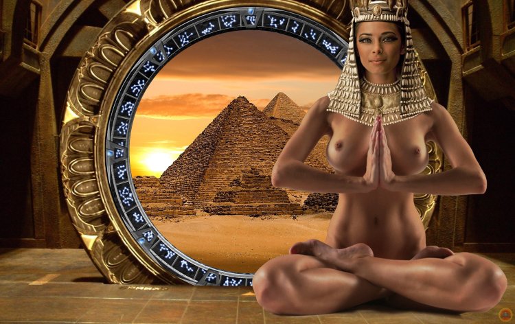 Nude Egyptian Queen Cleopatra