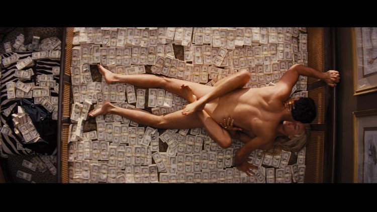 Margo Robbie Wolf with Wall Street Nude