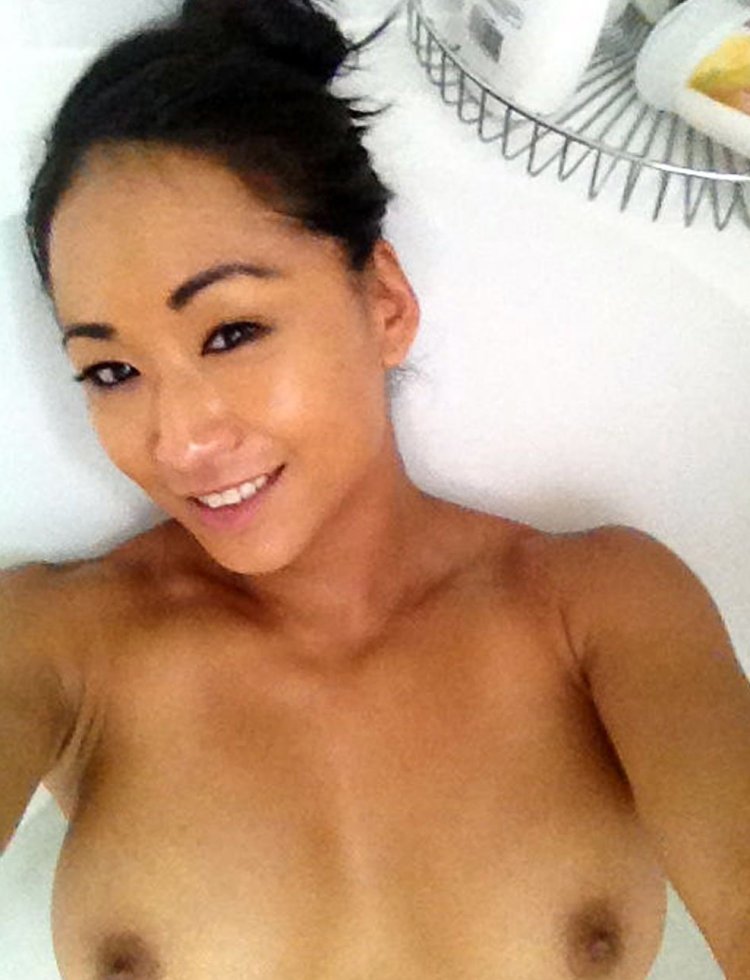 Claudia Kim photo naked
