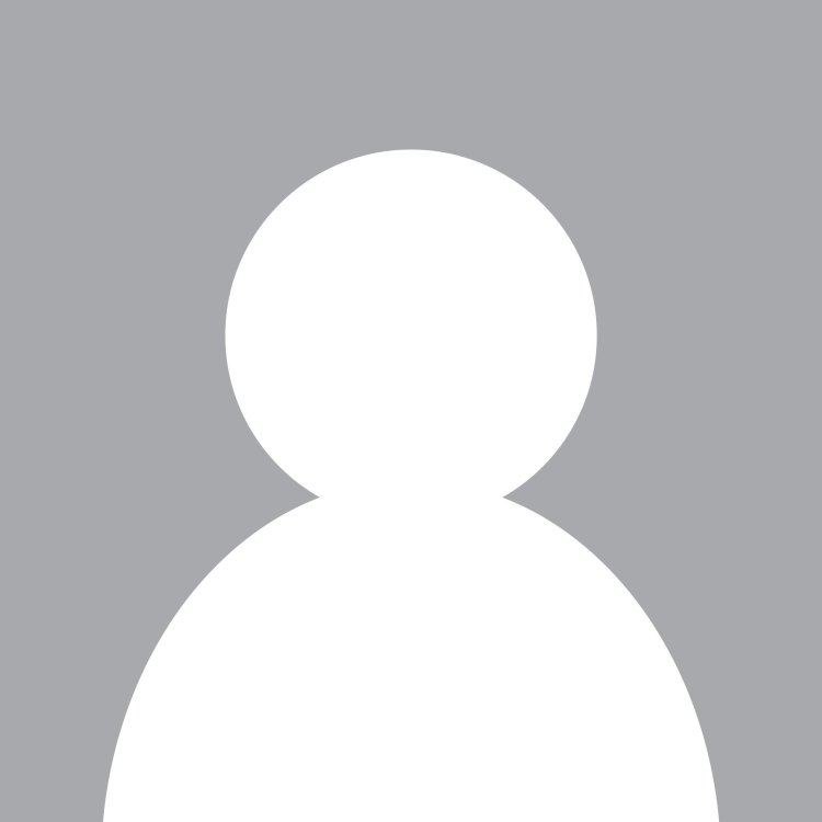 Silver Model Marisol