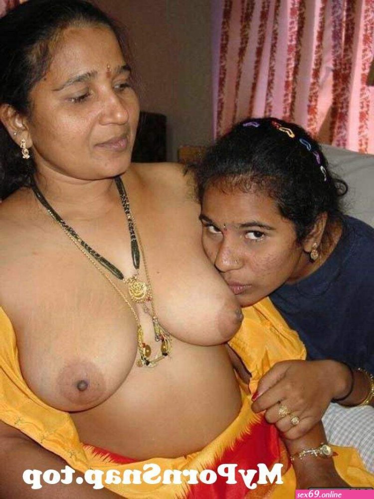 Indian Amateur Bhabhi Laying Naked in Bed