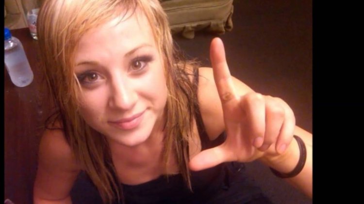 Jen Ledger without makeup
