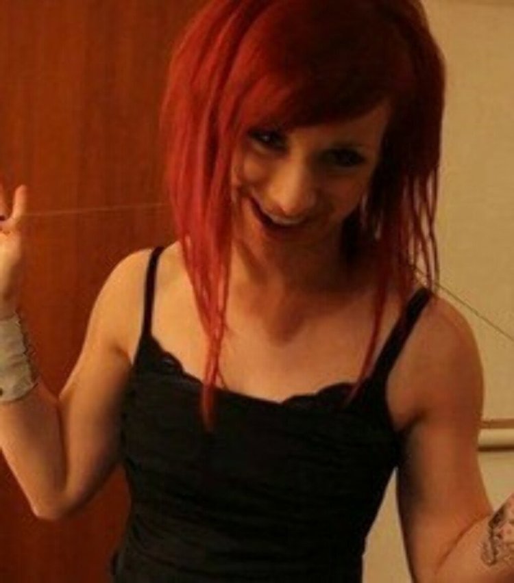 Jen Ledger without makeup