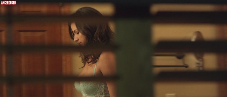 Leidy Amelia in short