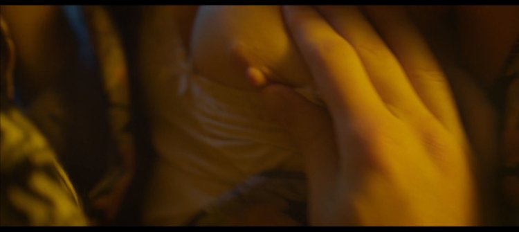 Naked Paulina James on the black background of Paulin