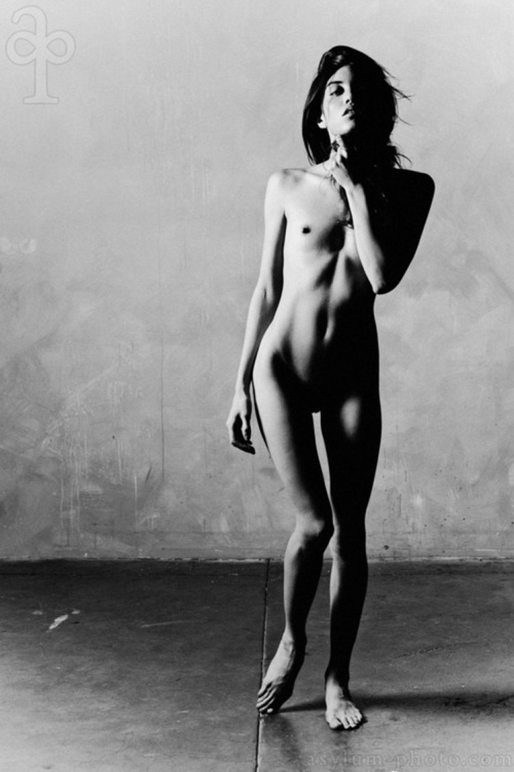 Scarlett Burn naked drain