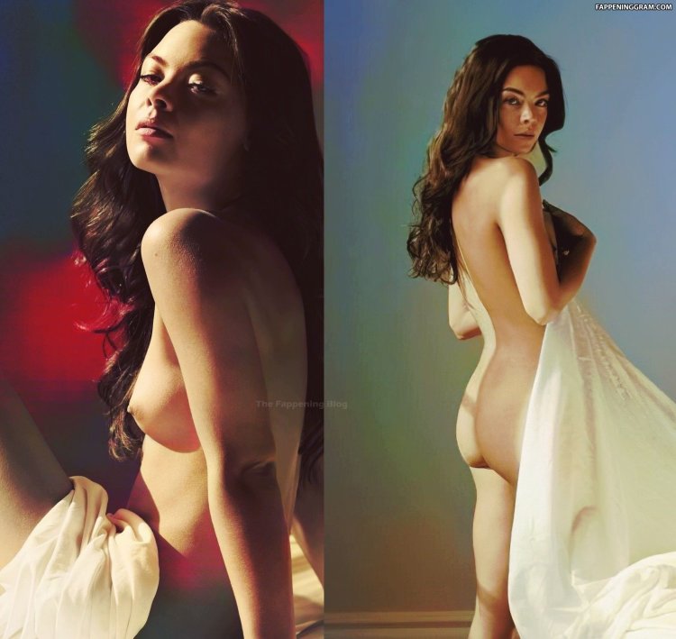 Scarlett Burn naked drain