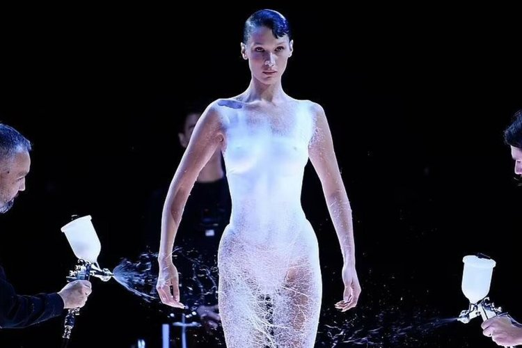 Bella Hadid Naked at the show